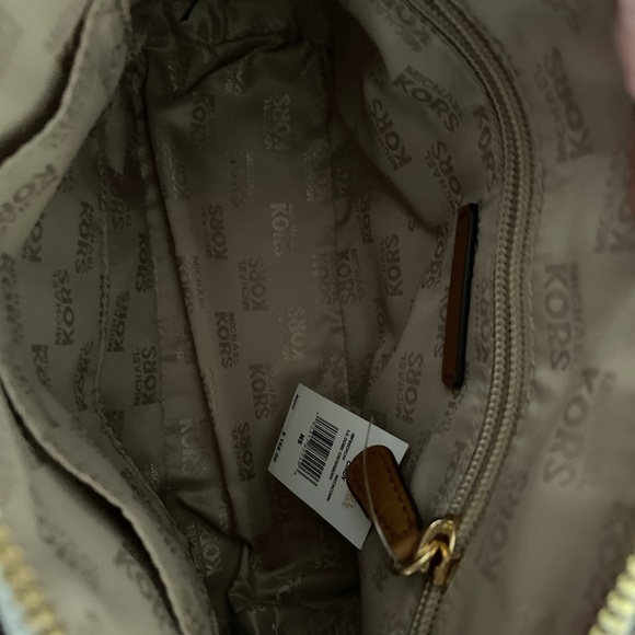 Michael Kors crossbody - Picture 2 of 2